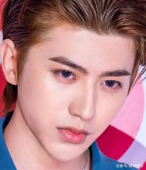 蔡徐坤生图引热议,生图放大三倍后,这颜值状态是认真的?