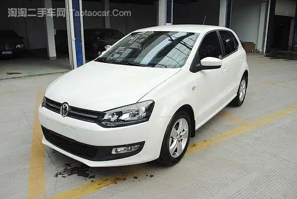 求白色大众polo的高清大图,做电脑桌面,如图