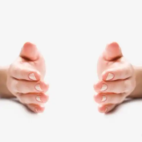 双手手掌爱心托付