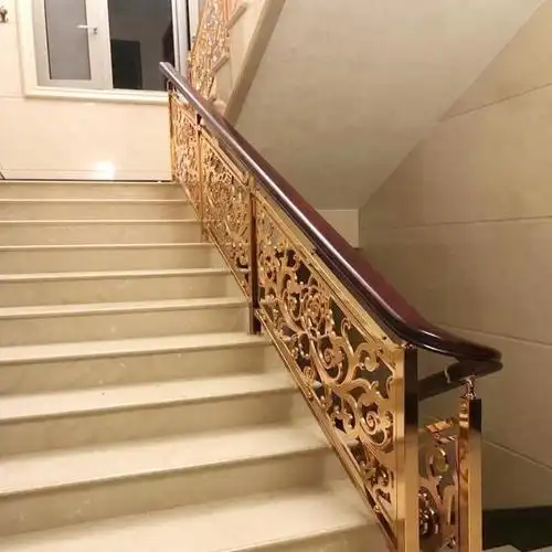 轻奢别墅铜艺楼梯护栏 看扶手似水流年