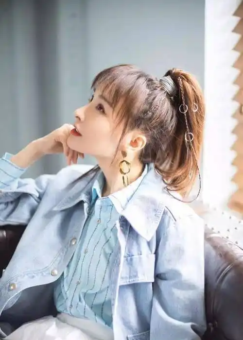 谨慎,不仅接资源谨慎,就连在为人处世上也变得小心_宣传_蔡徐坤_baby