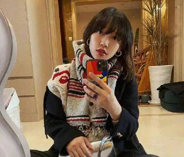 白百何新恋情疑曝光,男方是知名导演,两人约会后一起乘车回家_张思麟