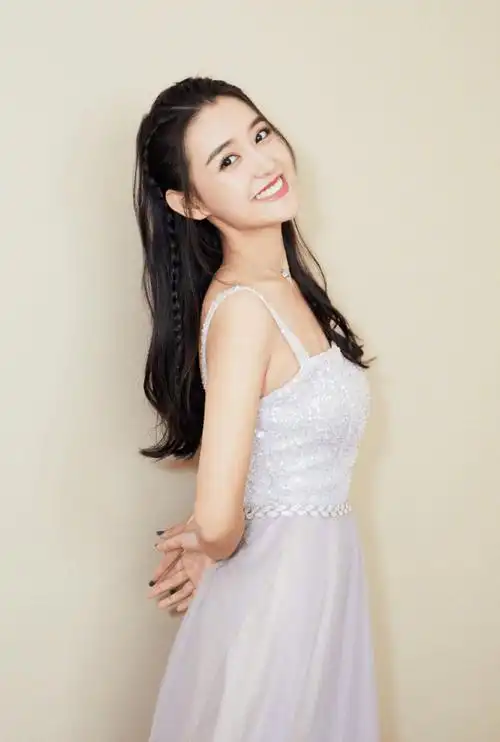 这是段奥娟?真的不是蒋依依妹妹吗.