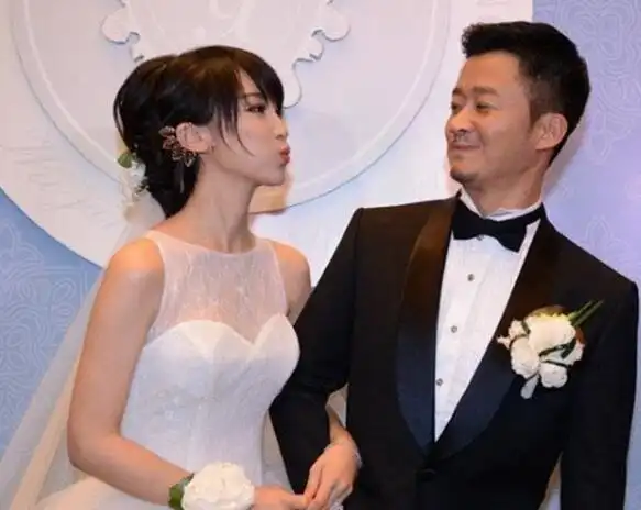 吴京娶过几个老婆,吴京第一任前妻是樊亦敏吗?