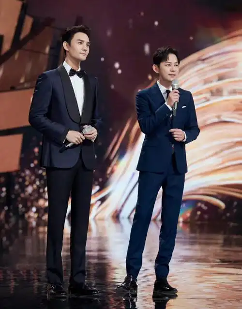 王凯新剧连播8集,冲上榜单第一,与谭松韵上演欢喜冤家,好抢眼_家庭