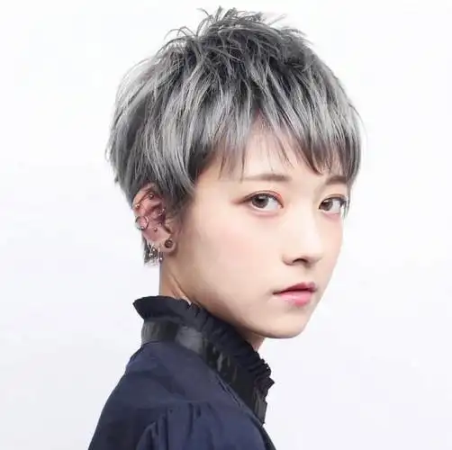 不同穿法呈现不同风格映像#西安发型设计  #女生短发发型