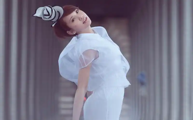 杨丞琳清新甜美写真高清电脑壁纸