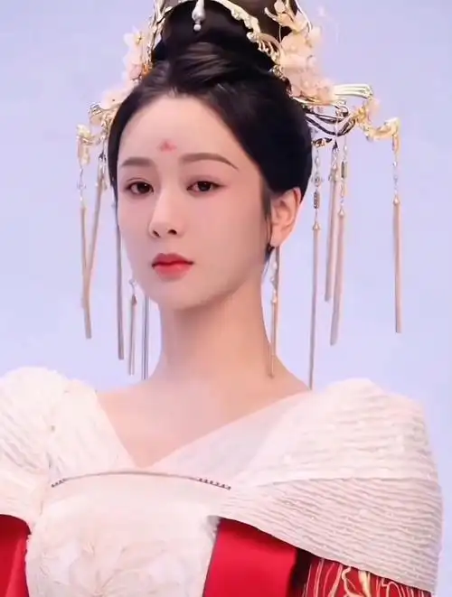 网友:这样古装的杨紫真是好美!