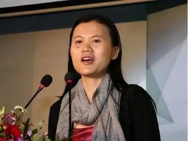 马云太太正脸照悄然流出气质胜过奶茶妹妹难怪马总忠贞不二