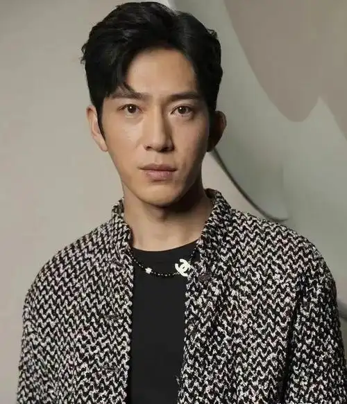 明明长相普通,非得被硬捧成"男神",求求了,别再"瞎捧"了