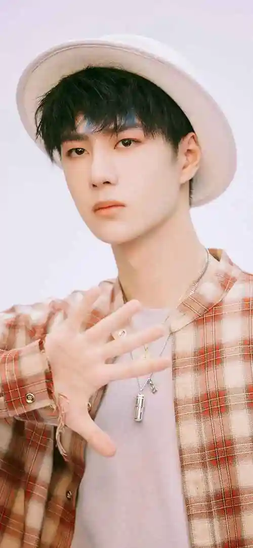 王一博帅气明星锁屏壁纸