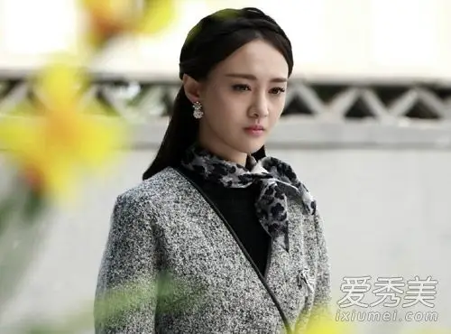 清纯女星玩性感 郑爽陈乔恩新片pk制服诱惑