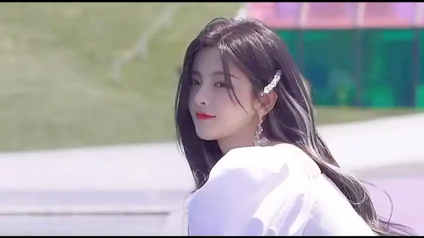 杨超越,水手服女神,青春校园记忆!