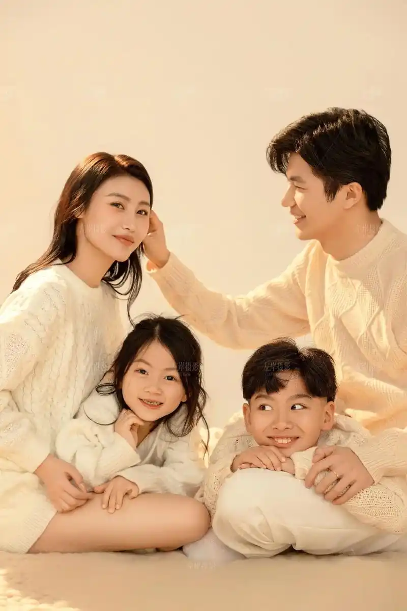 和谐家庭,幸福美满.父母宽容的微笑,温柔的目光,让我们感受到 - 抖音