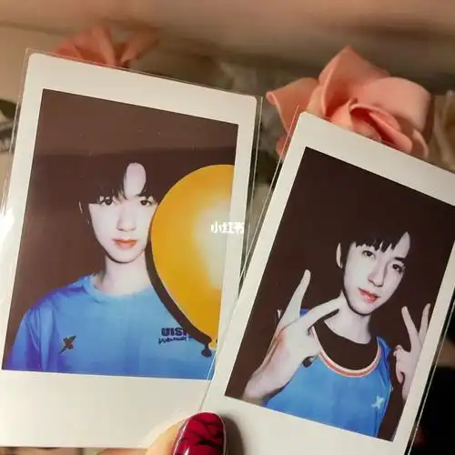 贺峻霖运动会拍立得