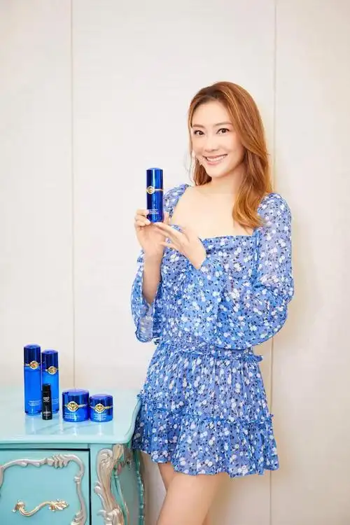 知名演员应采儿倾情代言梦泉蓝精灵守护肌肤年轻之美