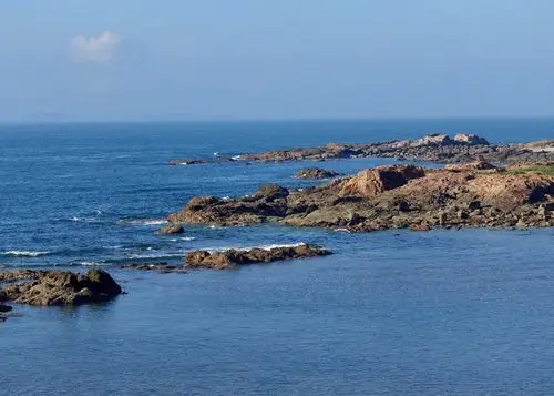 清晨的青岛海边