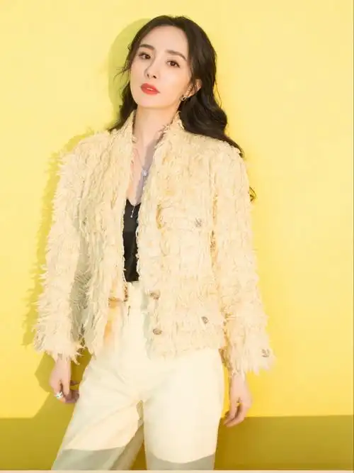 杨幂柠檬黄套装穿搭造型