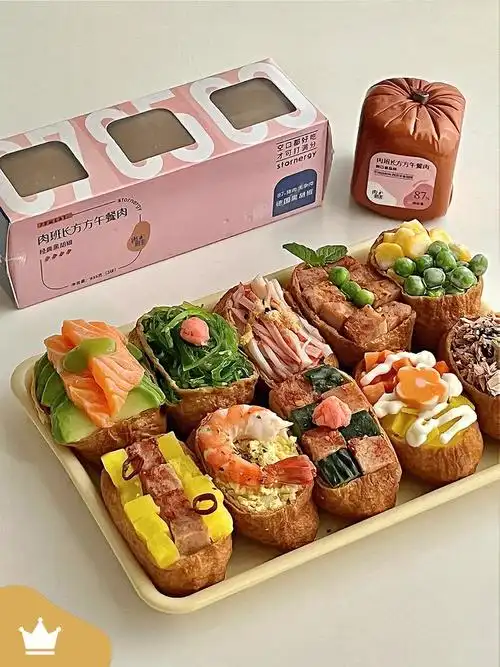 露营的时候,做饭的人总是最受欢迎哈哈哈哈带上花样油豆腐寿司,一定分