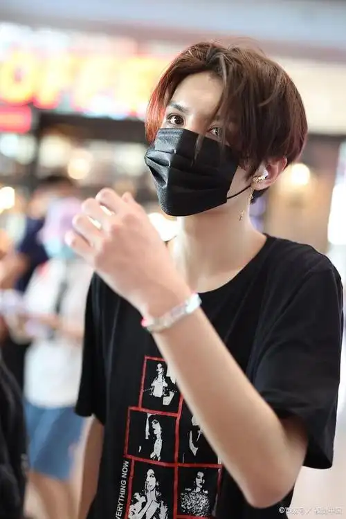 王一博为什么总戴牛头项链?