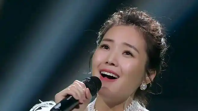 歌手云朵献唱《青藏高原》,歌声清澈如水,超越李娜-音乐视频-搜狐视频