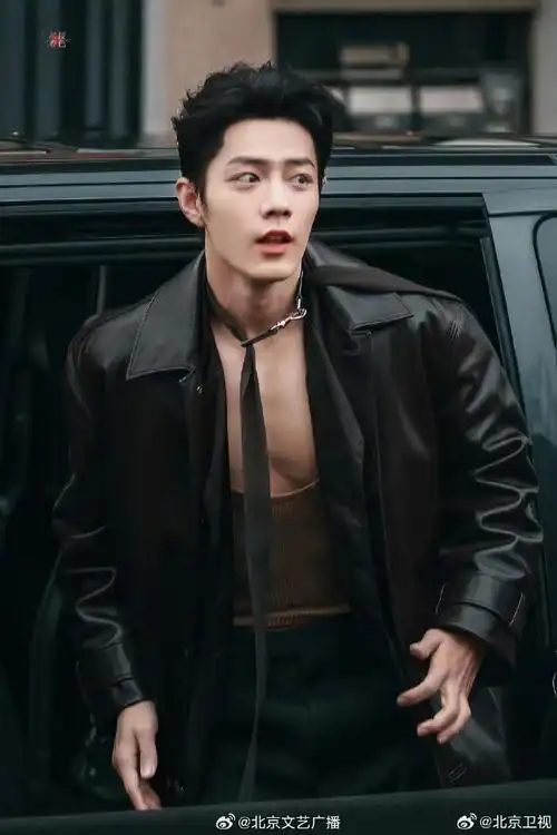 肖战到底有多自律##肖战cue身材##肖战想尝试骑行