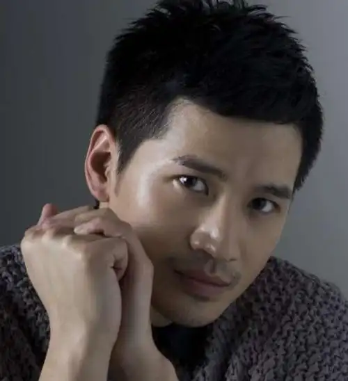 回顾何晟铭湖北仙桃走出的著名演员谣传满天飞如今婚姻怎样了