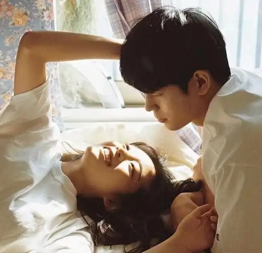 甜甜蜜蜜开开心心情侣