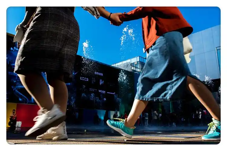 青春,时尚,有活力的三里屯太古里.