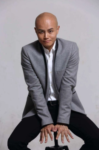 凭借《非诚勿扰》大火,耍酒疯把金星鲁豫都骂了,如今他成这样?_乐嘉