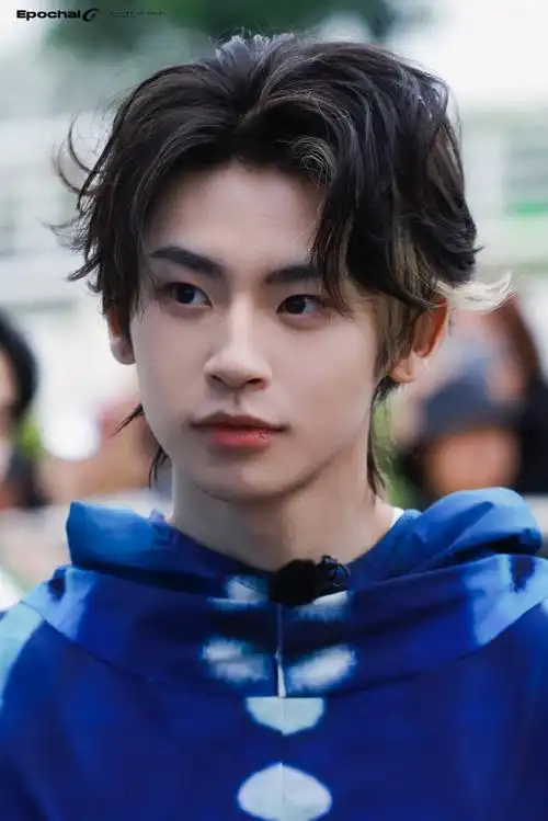 小鬼王琳凯青春环游记