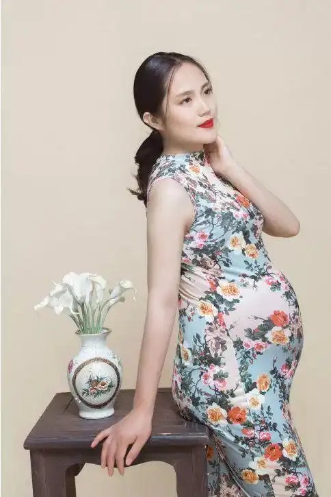 03十月怀胎辛苦日,一朝分娩蜜甜风;欢欣吾辈亲家母,最喜儿孙我外公.