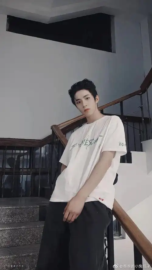 刘耀文纯白氛围感西装##爱豆能量月