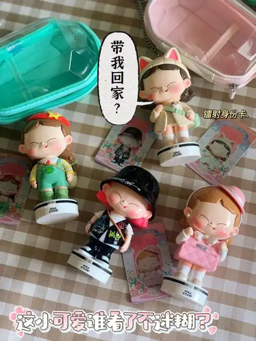 7215这个笑得眼睛眯起:-)露出小虎牙和小舌头～古灵精怪的小姑娘