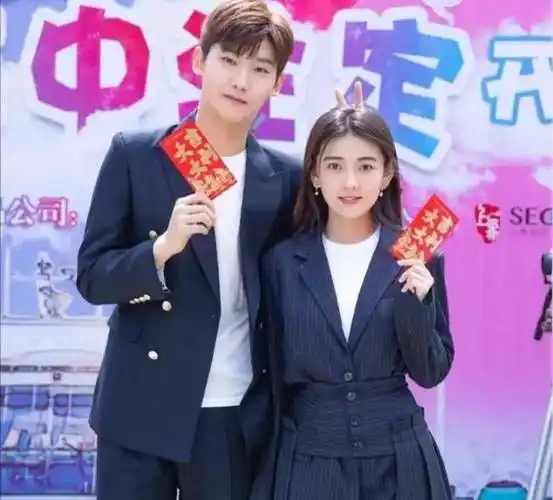 淋雨戏暴露男星的真实颜值,个个都让人心疼,只有他被戳住笑点_张艺兴