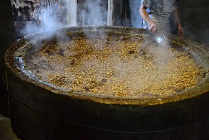 蒸馏酒图片_全景网