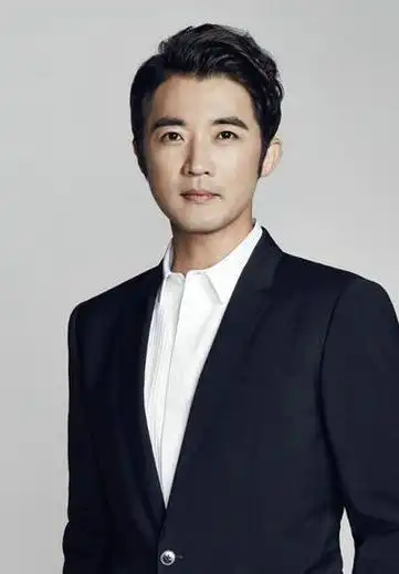 韩国影星系列——韩国最具独特魅力的男演员:安在旭