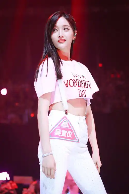 美女性感高清宇宙少女创造101吴宣仪