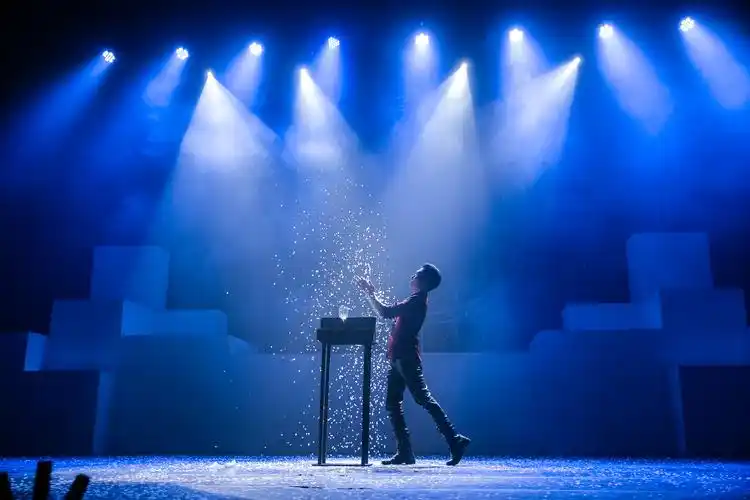 《魔力宏》大型魔术表演专场 独家钜献!