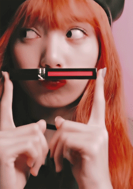 女神嘟嘟嘴可爱卖萌非主流gif动图_动态图_表情包下载_soogif