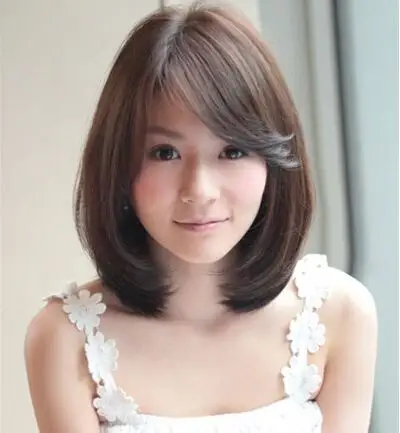 中长发波波头发型图片 尽显减龄效果