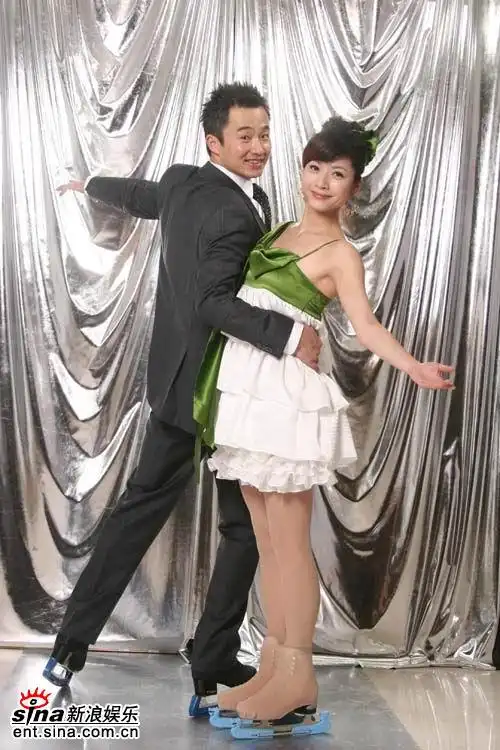 资料图片明星大练冰第二场定妆照程雷吉雪萍