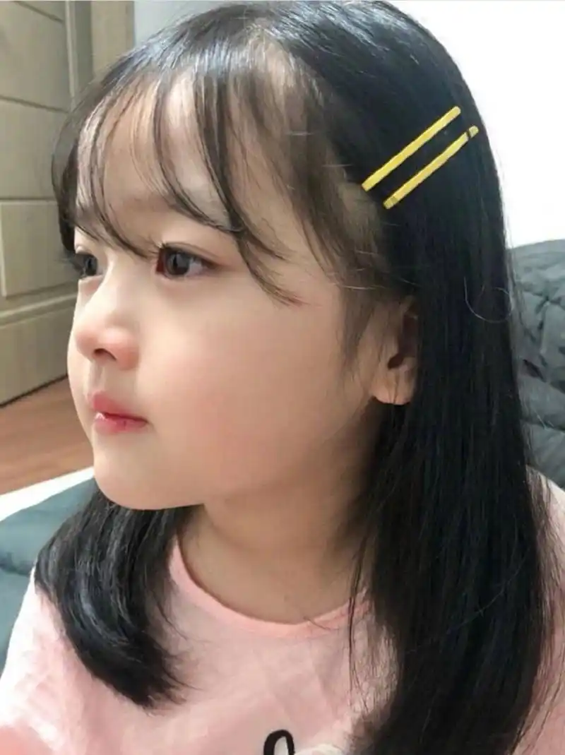 权律二,小时候她的各位的表情包应该都不少,无意间看到抖音发现都