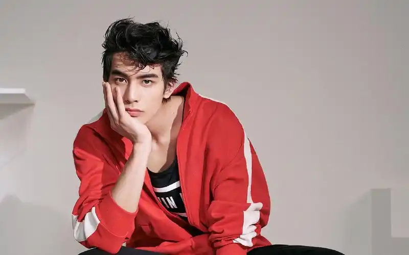 宋威龙青春活力时尚写真图片桌面壁纸宋威龙时尚活力帅哥男明星