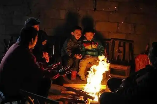 乡土散文:围炉烤火