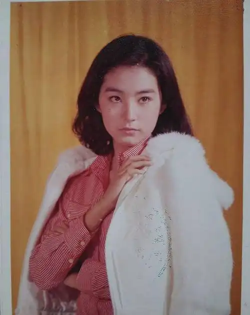 太美了!七十张林青霞年轻时的美照,相信没几个人见过