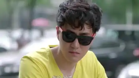 大丈夫:帅哥来中介出租房,看到美女服务员很热情