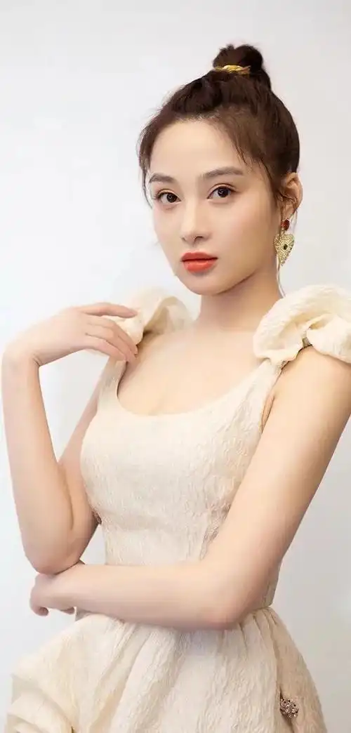 肤白貌美女星唯美写真图集