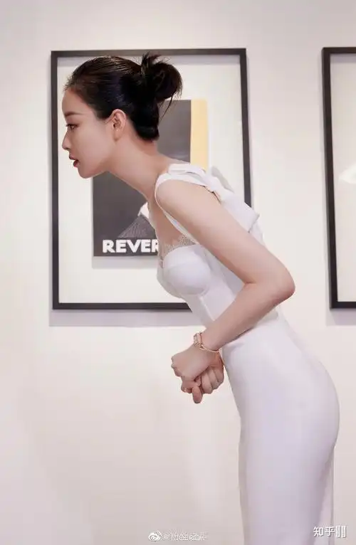 如何评价倪妮侧颜