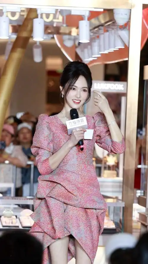 唐嫣活动生图##唐嫣六福珠宝全球代言人